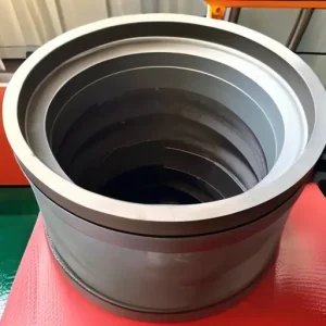 Почему титановое литье требует предварительного прокаливания графитовых форм в глубоком вакууме